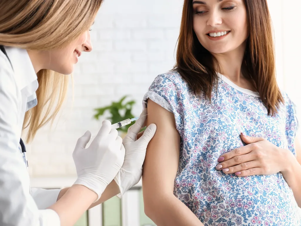 5 Vaccinations Recommended for Pregnant Women by the CDC